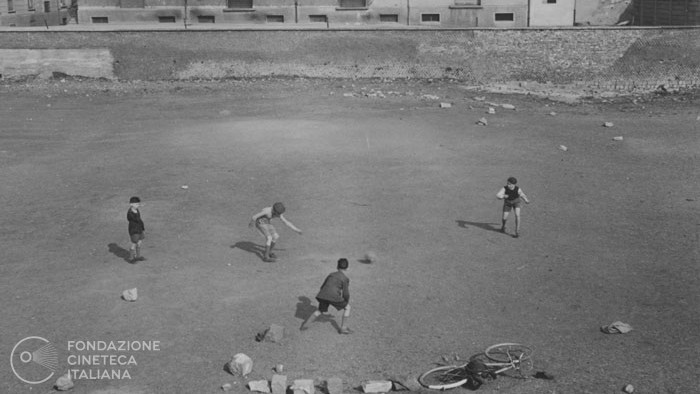 Bambini che giocano. Milano